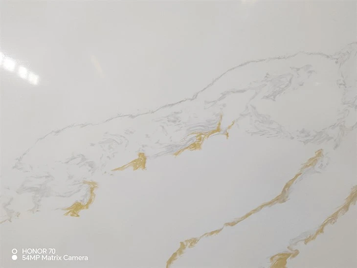 Calacatta Storm Gold Quartz (3)